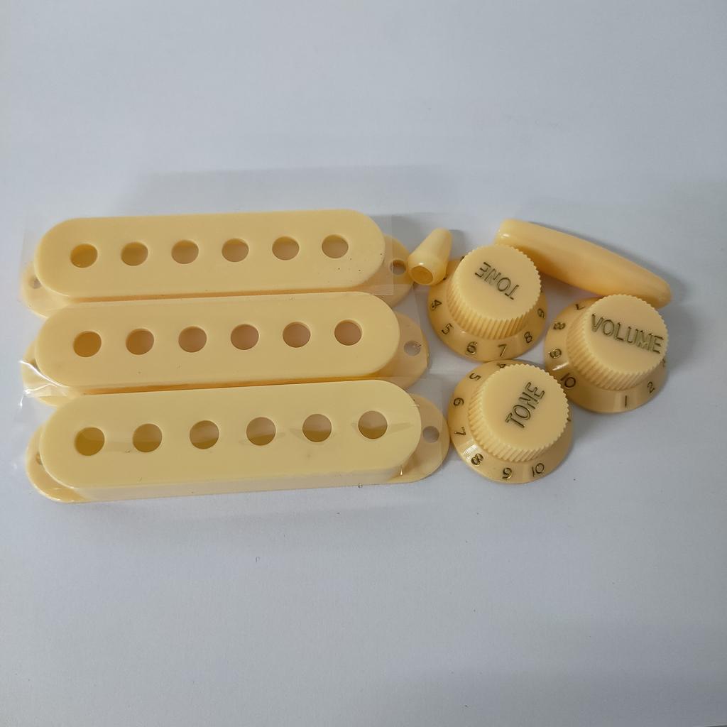 FLEOR Set von 50/50/52mm ST Single Coil Gitarren Tonabnehmer Abdeckungen 2 Ton 1 Volume Regler Schalterspitzen SSS Gitarrenteile