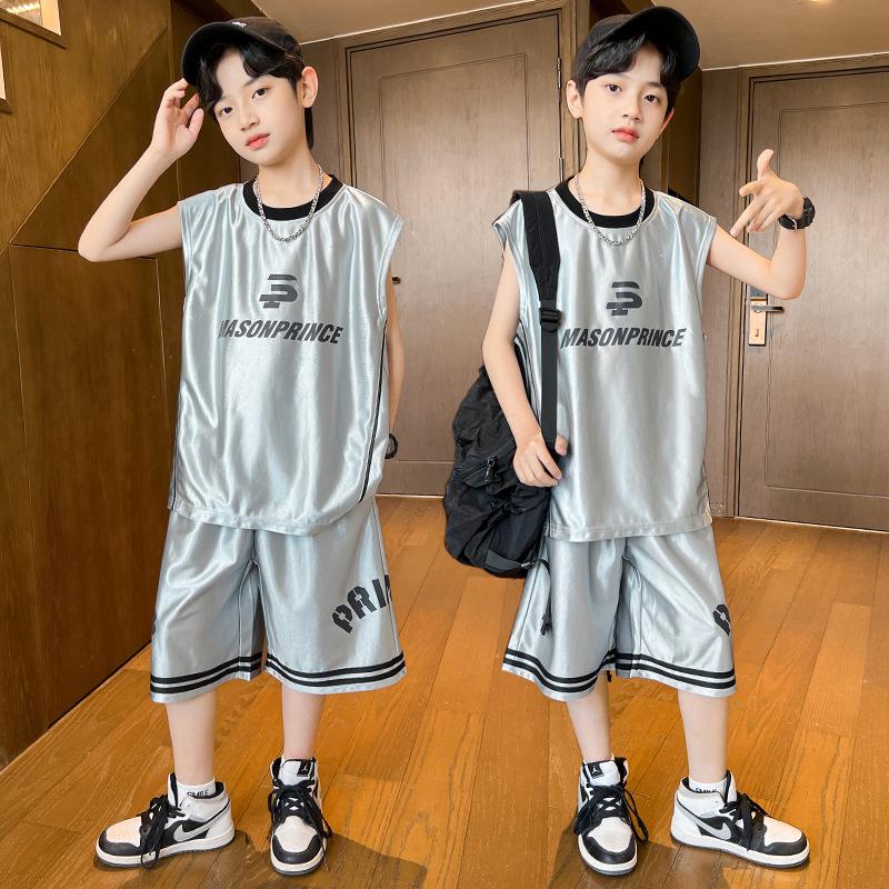 

Комплект летней спортивной футболки без рукавов и шорт для мальчиков 2025 года с принтом букв - Модный стиль свободного кроя 160