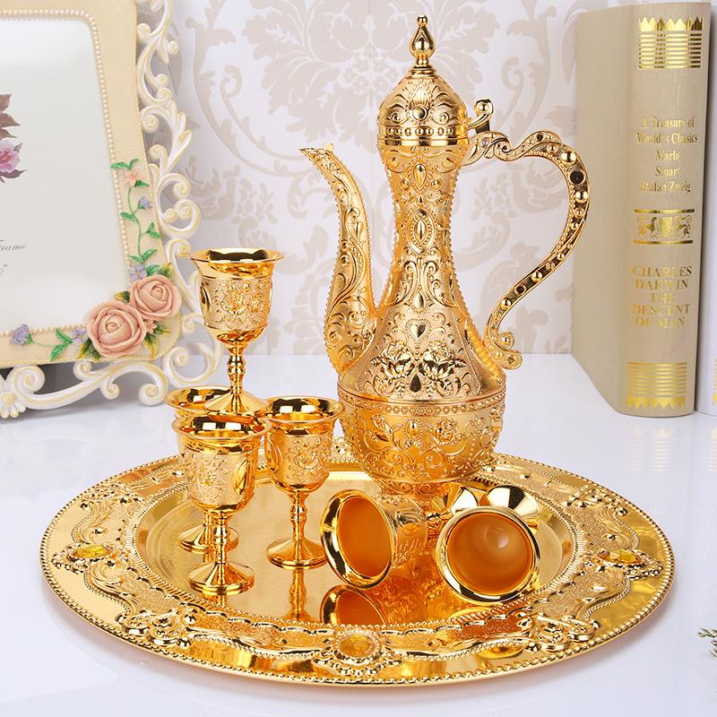 Sada na víno Evropská keramická napodobenina starožitnosti sklenice na víno Baijiu hrnec na víno kreativní kovová sklenice na víno dárková sada