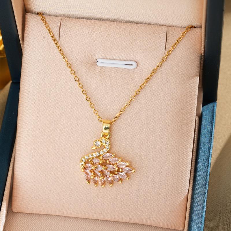 Collar de cadena para clavícula de acero de titanio con colgante de cisne incrustado de circonita para mujer, cadena niche y versátil de acero de titanio