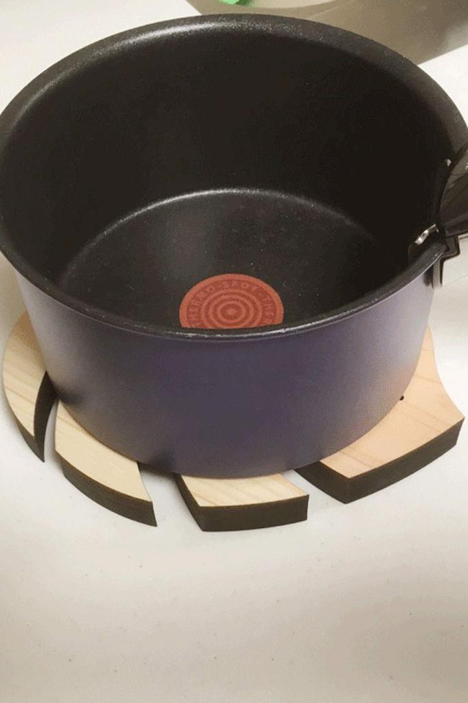AndLaki Stylish Wooden Monstera Made In Japan from Domestic Natural Hinoki Cypress (AndLaki) Trivet, Trivet, Design, (Natural, Large)