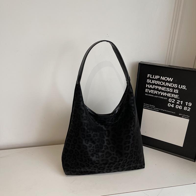 Retro, Niche, Simple, Fashionable, High-quality, Large-capacity Tote Bag, Women's Single-shoulder Bag