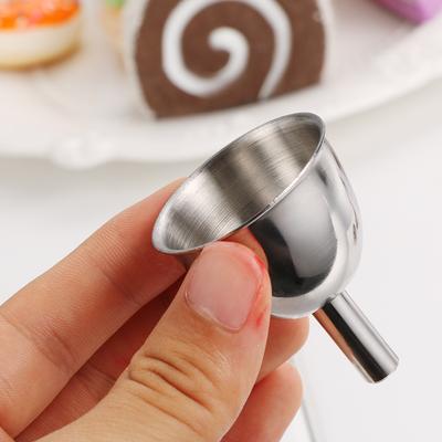 1PC Mini nerezová tyčinka Nálevka na láhev na víno Nálevky s malými ústy pro plnění kyčelních lahví Konzervování piva Tekuté tyčinky