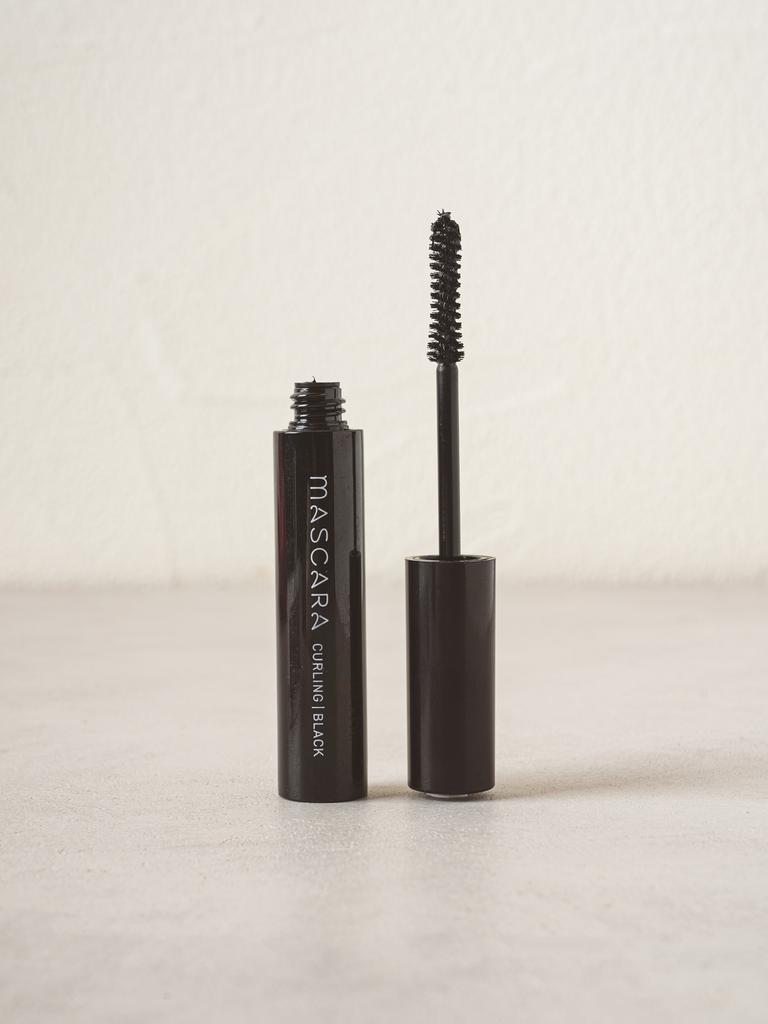 Lovely Volumizing & Curling Mascara