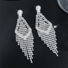 Superglitzernde lange Ohrringe mit Vollbesatz und Fransen, modische Ohrstecker