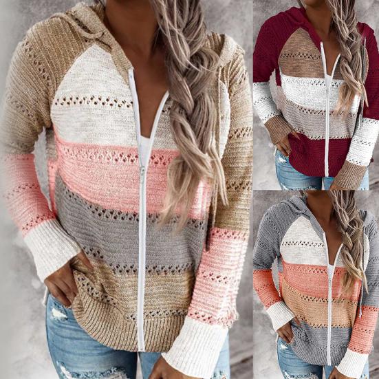 

Женский осенний вязаный свитер с капюшоном и цветными блоками с длинными рукавами
