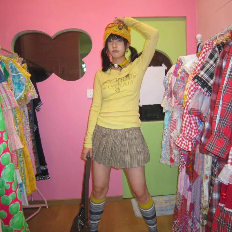 2KWEIRD Y2k Estetika Žluté Tričko 2000s Japonské Harajuku Tričko Grunge Potisk Písmen Dlouhý Rukáv Tričko E-girl Streetwear