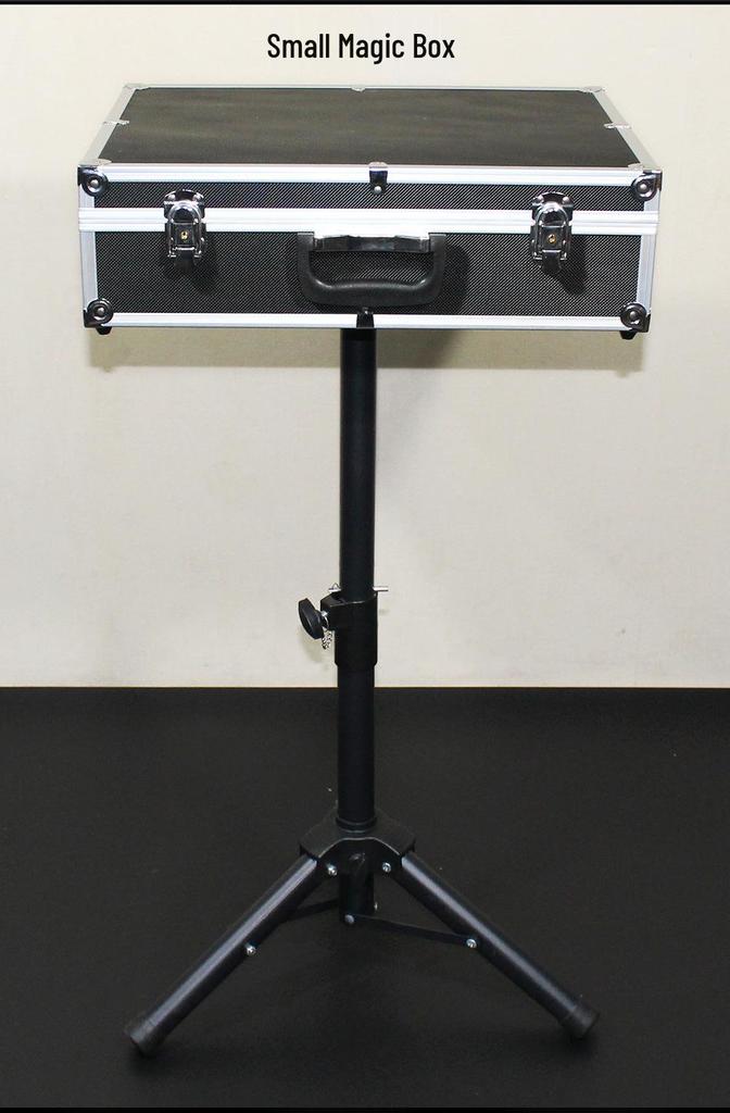 Medium Three-Pronged Aluminum Flight Case: Foldable, Removable, Storage Box