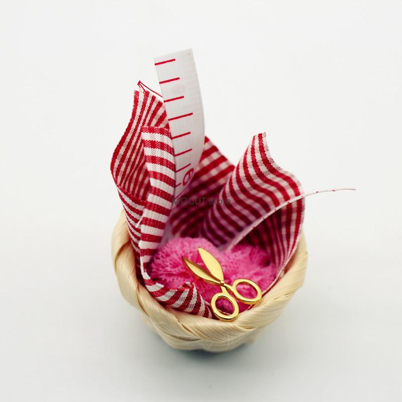 Mini Dollhouse Decoration Accessories Knit A Sweater Little Cat Model Decoration Model Ornaments Room Decoration Accessories