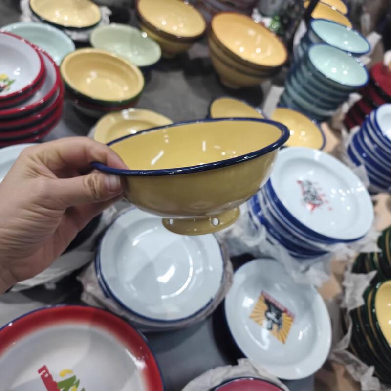 Cuenco Grueso de Esmalte Vintage con Pie Alto