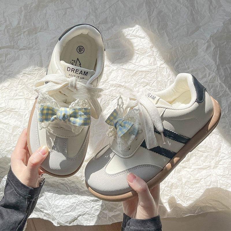 

Original Korean version niche board shoes women s 2025 new spring and autumn thick-soled white shoes versatile shoes German training shoes 40