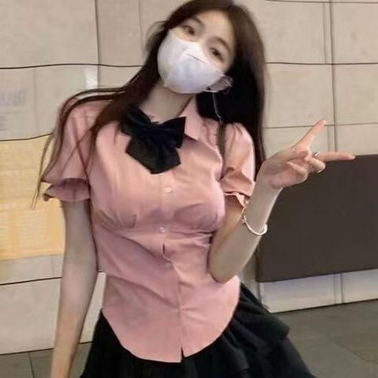 

Уличный стиль JK-униформа: Женский комплект: топ с пышными рукавами и пушистая юбка с высокой талией Pink fitted shirt (single piece)