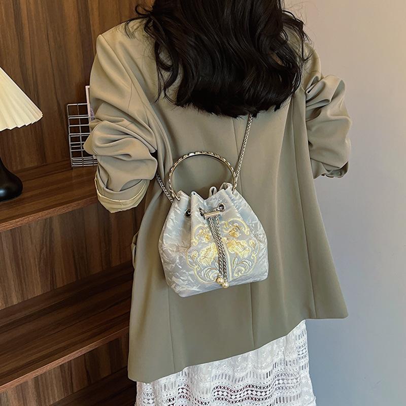Hand carry embroidery bag women's summer new embroidery fashion bucket bag versatile messenger bag