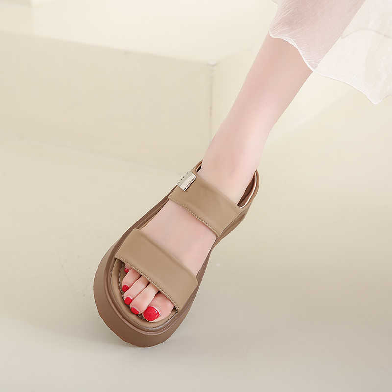 Lightweight Half Woman's Sandal For Flat Slippers Black School Shoes Sneakers Sports Famous Brands What's Shuse Maker