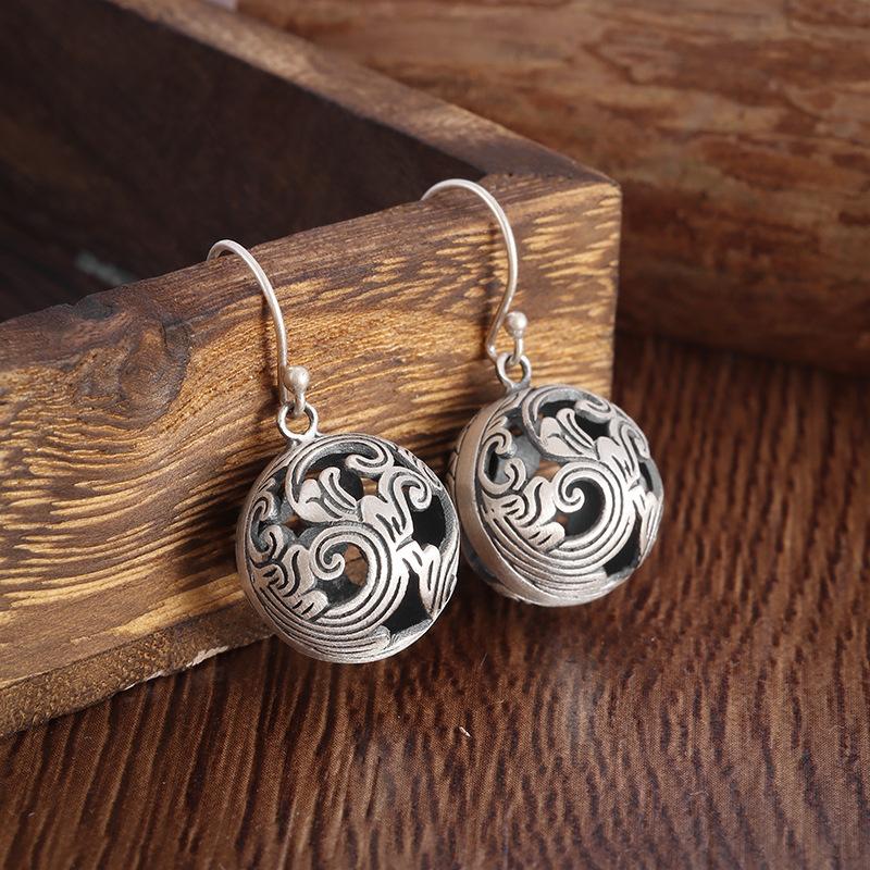 Hot Style Thousand Single Engraving Wave Earrings Fashionable Retro Womens Earrings