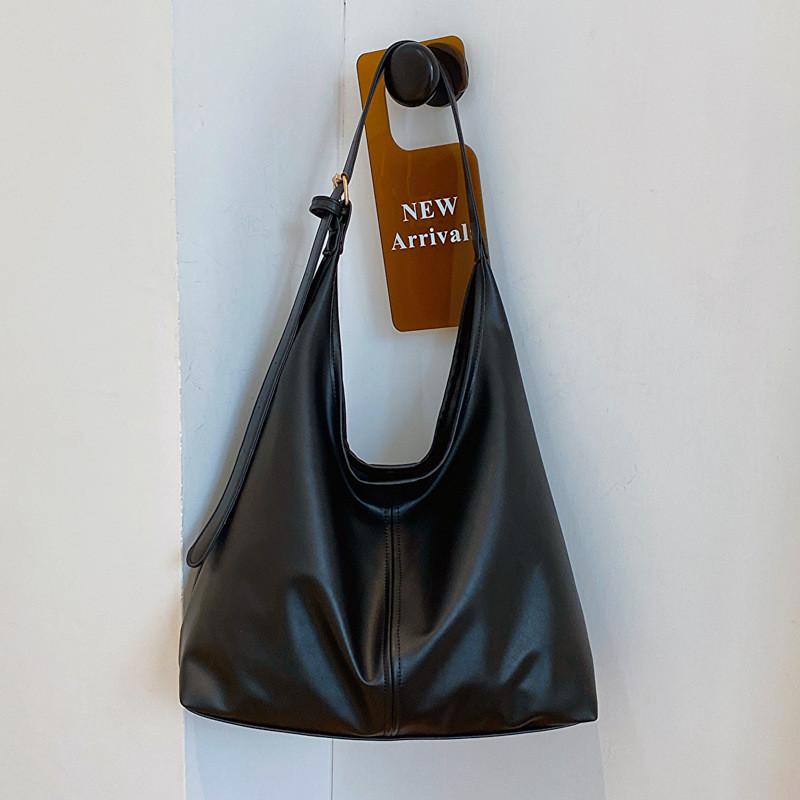

Stylish Big Pu Tote Bag For Women With Street Fashion Elements And Stitching Details чёрный