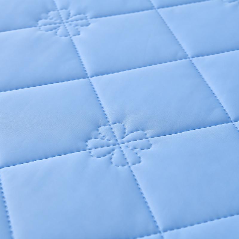 Natura Soft Cooling Comforter King Queen Breathable Cooling Blanket, Silky Smooth Summer Quilt For Night Sweats And Families