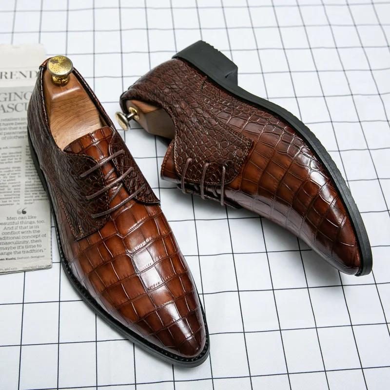 Fashion High Quality Low Heeled Lace Up Brown Chelsea Mens Boots Business Leather Men Designer 2025 Fashion Casual Pointed Cowboy Boots