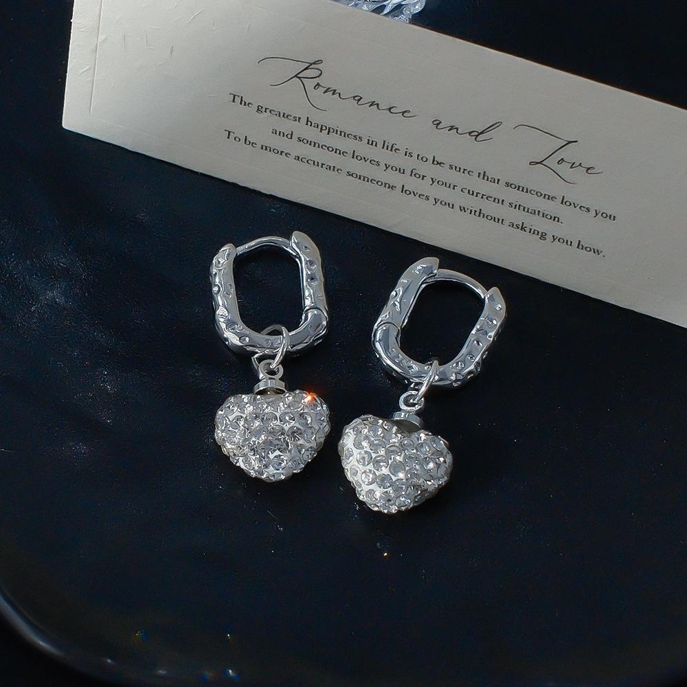 Cross-Explosive Niche Exaggerated Full Diamond Love Earrings, High-End Light Luxury Ear Buckles, Exquisite Cold Wind Heart Earrings