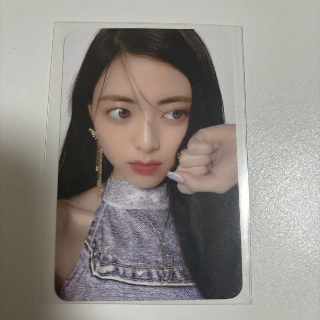 

[USED] ITZY KMD Popup Online Bonus Yuna Trading Card