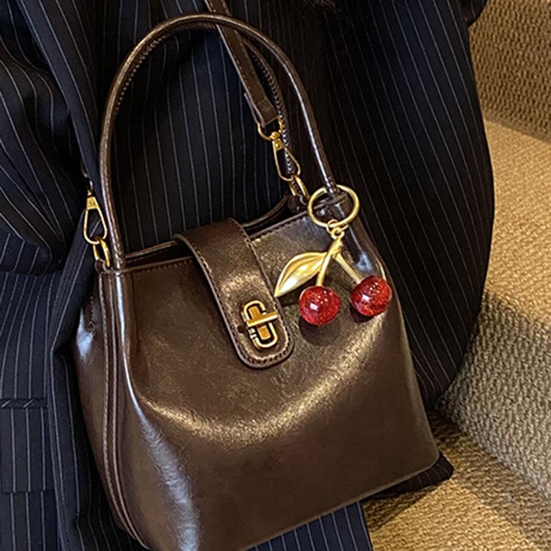 Simple Retro Small Bag Women's 2025 Autumn New Trendy Out Hand Bag Popular Shoulder Messenger Bag Bucket Bag