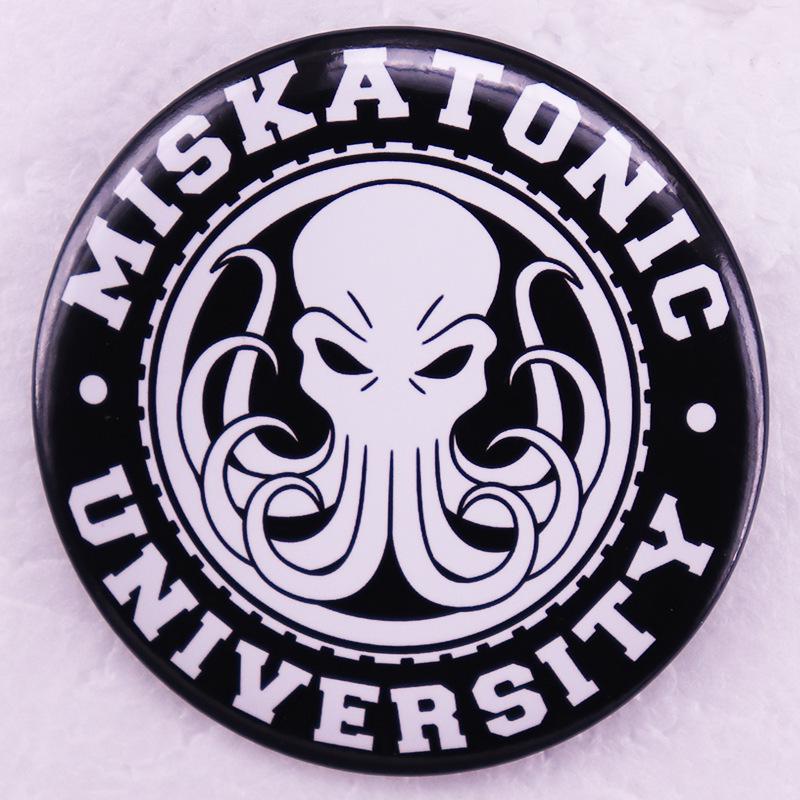 Cthulhu Mythos Miskatonic University Tin Badge Brooch