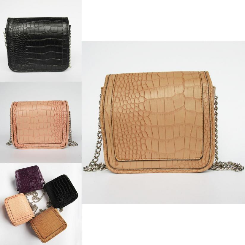 Fashionable Women Crossbody Bag In Durable Pu Leather With Chic Chain Detail