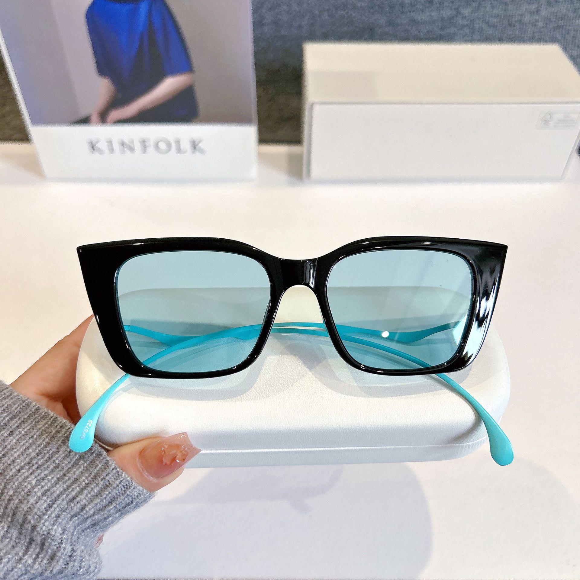 Women s Chic Cat Eye Sunglasses with Curved Temples, UV Protection & High-End Design