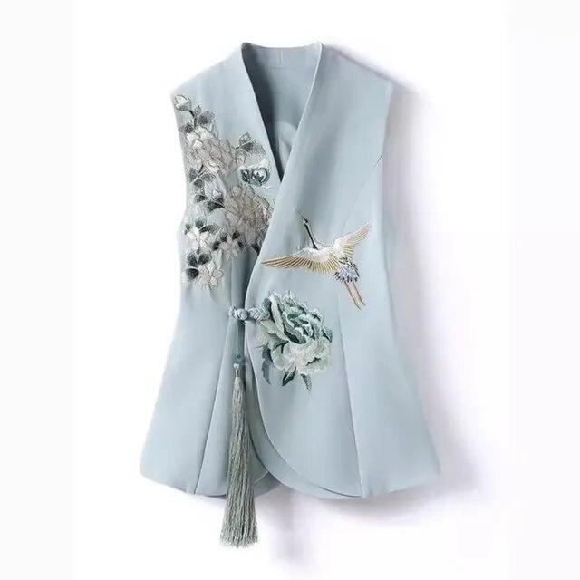 

Female Elegant Embroidery Unique Vest Sleeveless Temperament Top 3XL