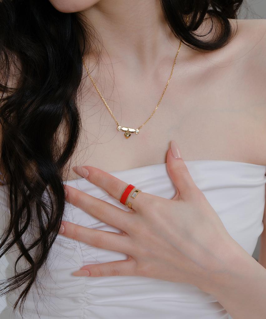 Reve Baguette Q Layered Epoch Ring Red
