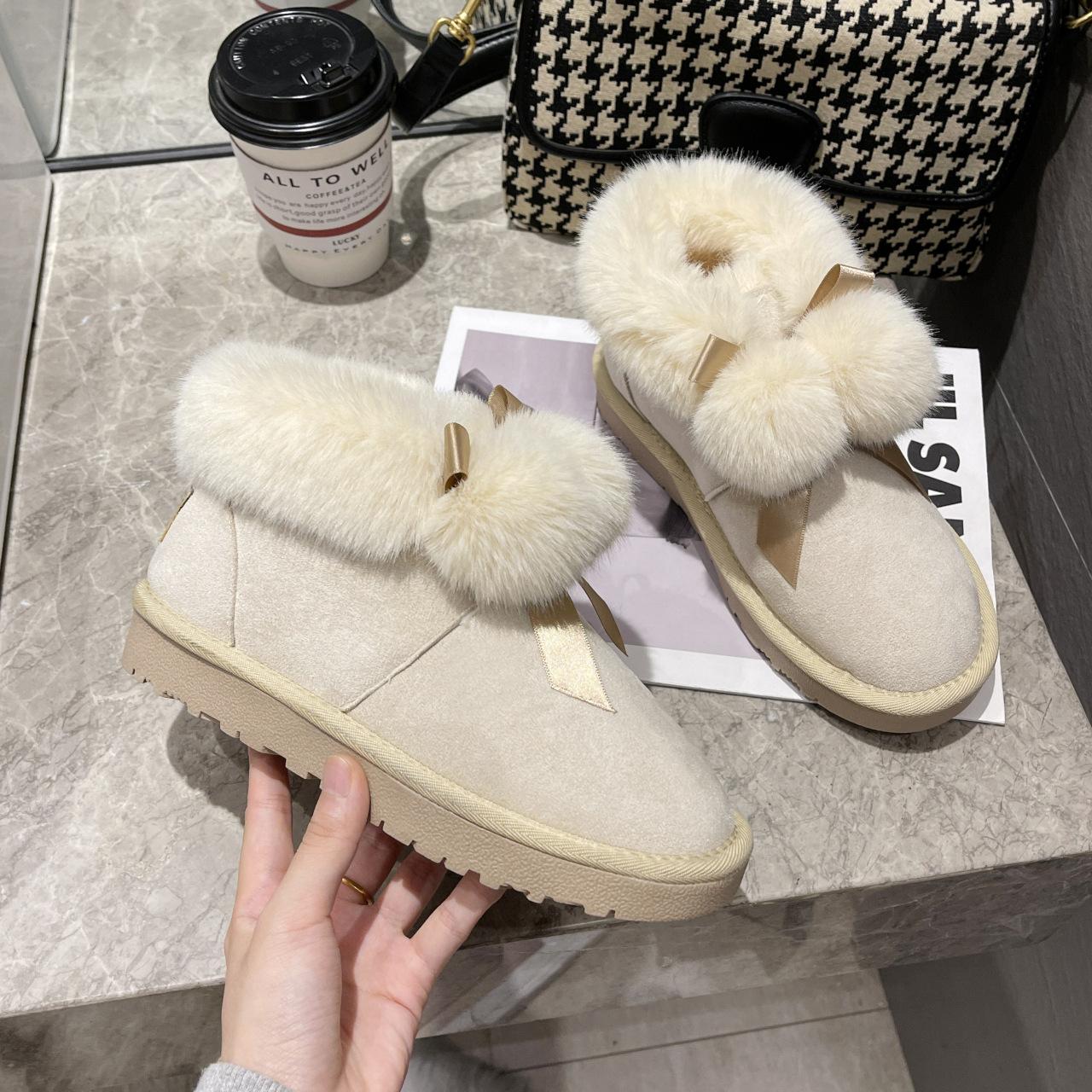 

Hairball snow boots women s 2025 winter new cotton shoes fashion Korean version platform Internet celebrity plush thickened fluffy short boots 40