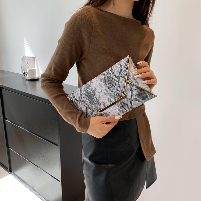 New Snake Pattern Personalized Fashion 2025 Autumn Trend Simple Fashion Simple Hand Envelope Bag Women