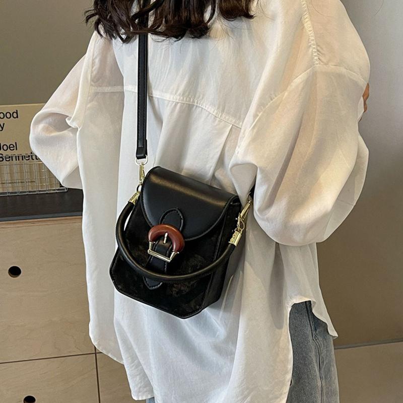 High-end Bags for Women 2024 New Fashion Horseshoe Buckle Handbags Popular One-shoulder Cross-body Small Square Bag