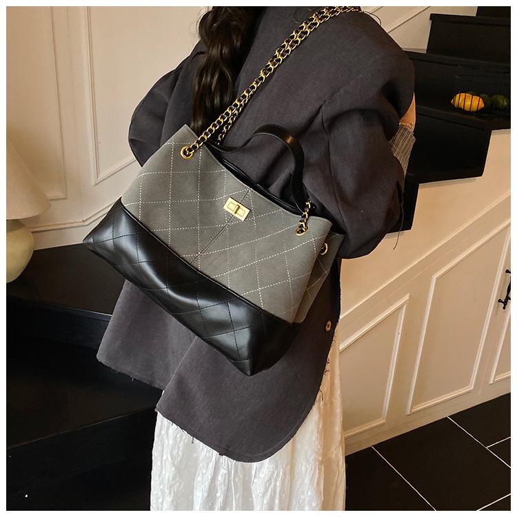 Chain Bag Women's Large-capacity New Autumn and Winter Matte Retro Shoulder Messenger Bag Commuter Tote Bag