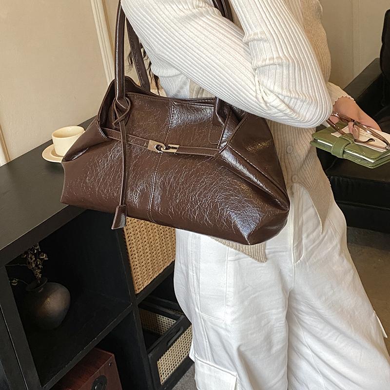 PU Tote Bag for Women with Cracked Texture Design and Metal Clasp Closure Ideal for Daily Use Work and Casual Outings