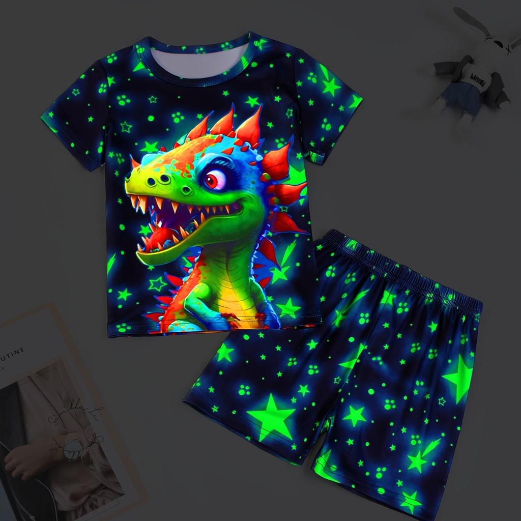 Detský 2-dielny pyžamový set s dinosaurami, ktorý svieti v tme - Pohodlné tričko s okrúhlym výstrihom a šortky - Útulný outfit na spanie alebo hranie