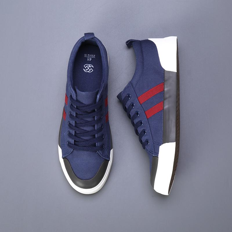 Hot Retro Red Canvas Shoes Men 2025 Spring Summer Low Top Men's Casual Shoes Designer Light Vulcanized Shoes Men Flat Sneakers