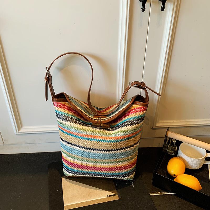

Fashion straw bag large-capacity woven shoulder bag 2025 summer new simple beach tote bag contrasting underarm bag 30*8*25