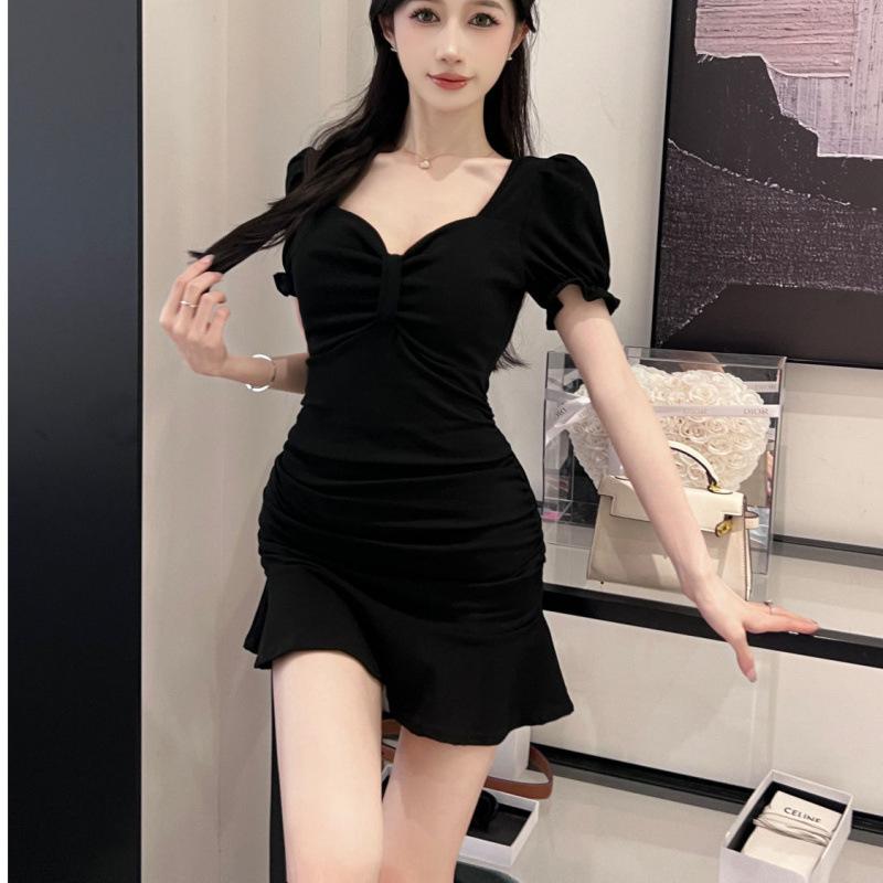 Sexy v-neck low-cut bubble sleeve dress, women's temperament, ruffle edge pleats, belly cover and thin hip skirt
