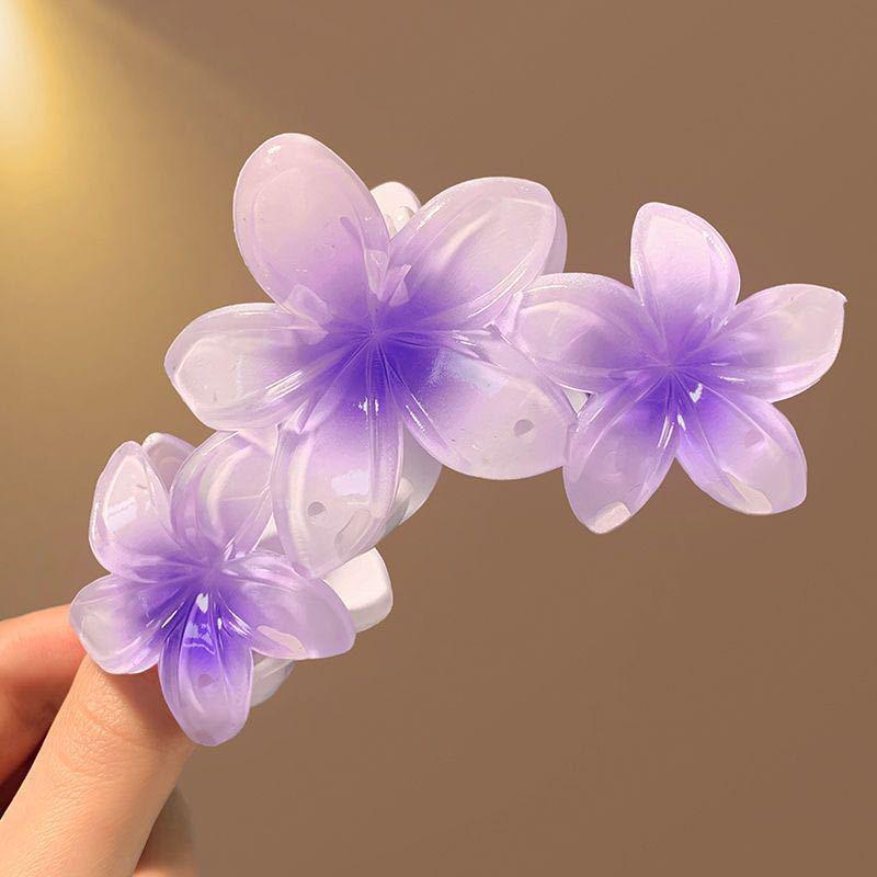 Plumeria Claw Clip: European & American Stylish Hair Accessory for Updos
