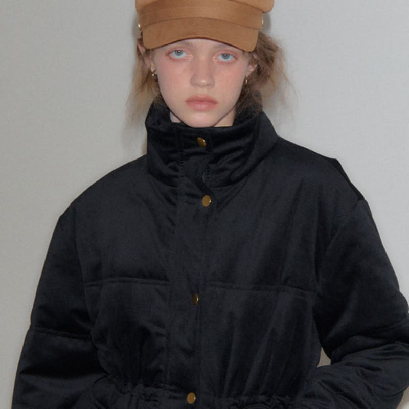 SALON DE YOHN Wildlederhut mit Knöpfen_ Kamel