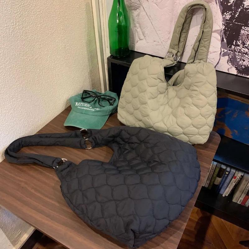 Tote Bag with Large Capacity, Single-shoulder Design, for Commuting, Cloud-shaped Frosted Bag