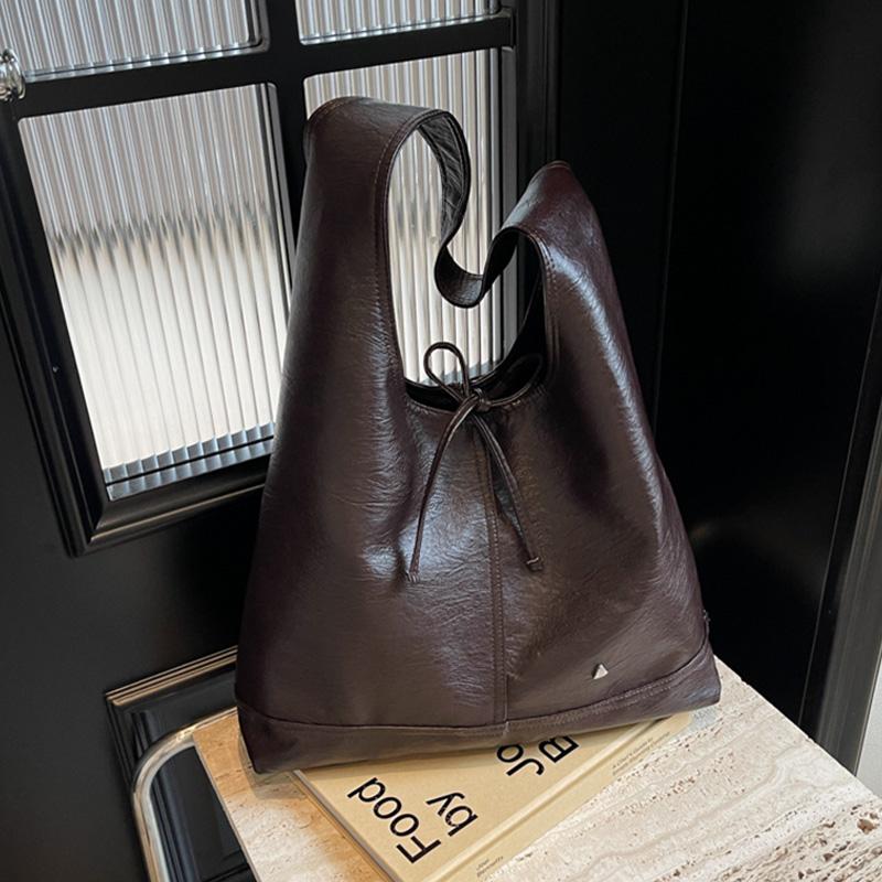Wine Red Soft Leather Underarm Bag Women's Wide Shoulder Strap Large Capacity Shoulder Bags Temperament Bow Love Tote Bag