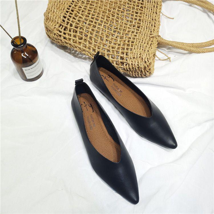 

2025 pointed leather small size 31 3233 shallow mouth grandma shoes women s flat single shoes soft large size 41-43 egg roll shoes 34