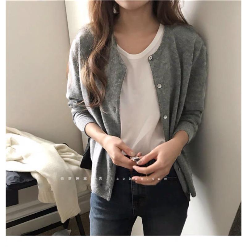 Spring, autumn and winter lazy wind knitted cardigan women's high-end gray niche versatile short top jacket sweater