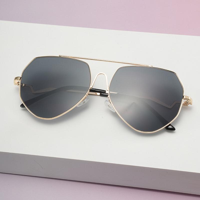 New Vintage Square Sunglasses Women Men Metal Frame Sun Glasses Female Eyewear for Male Female Eyeglasses