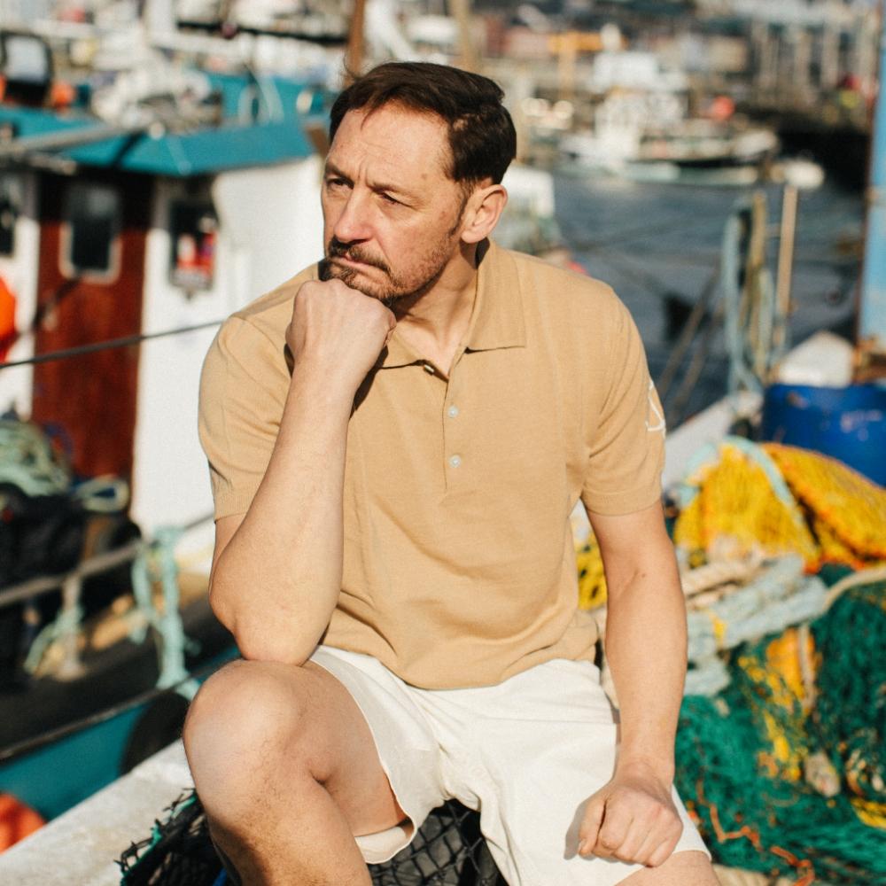 Geonjiulleunseu Cotton Short Sleeve Collared Knit - Light Camel