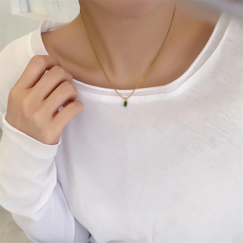 Green Zircon Bead Necklace: Fashionable Gold-Plated Titanium Steel Clavicle Chain for Women