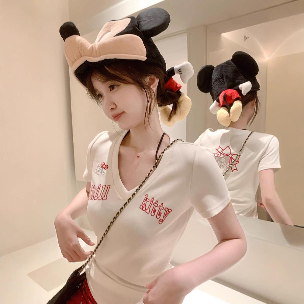 

2025 Summer Women s White V-neck Korean Cotton Slim-Fit Casual T-shirt Medium