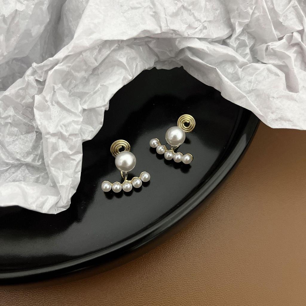 Pearl Mosquito Coil Disc Ear Clips: No-Pierce, Elegant French-Style Earrings for Women